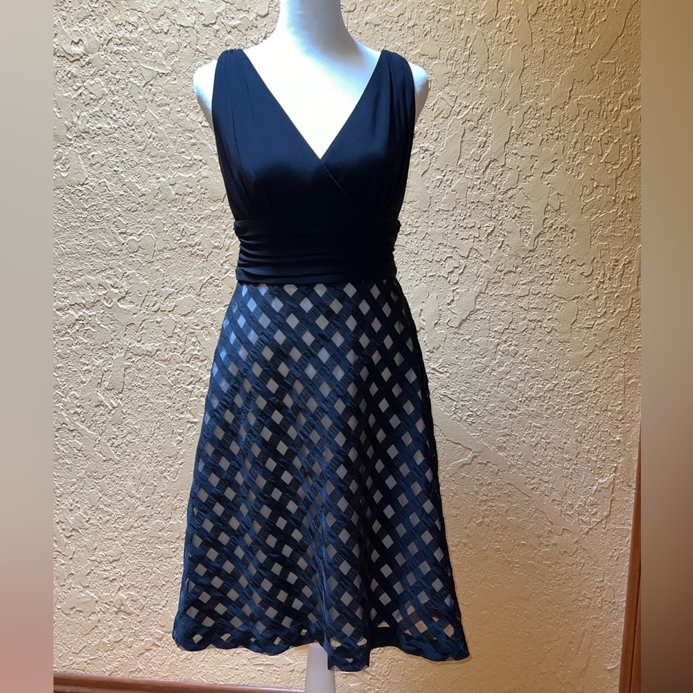 Jessica Howard | Black Lattice Design w/White Lining Dress